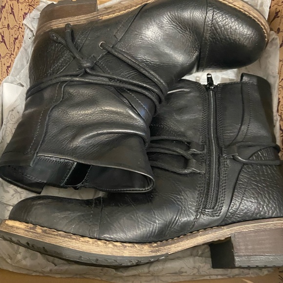 Clark Volara Dina black leather ladies boots size 7. Gentle Worn. - Picture 5 of 7